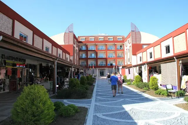 Side West Park Hotel