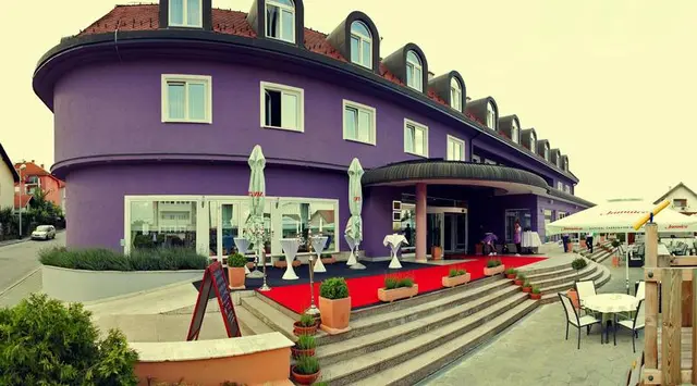 Phoenix Hotel