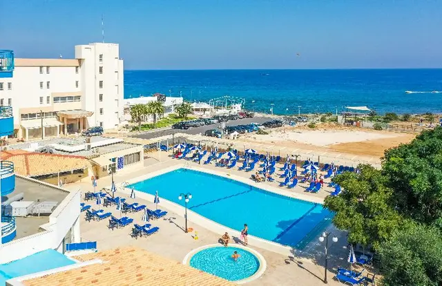 Tetyk Hotel Apts