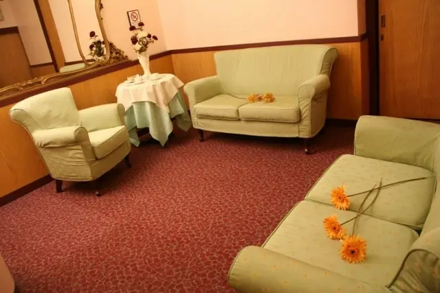 Albert Hotel