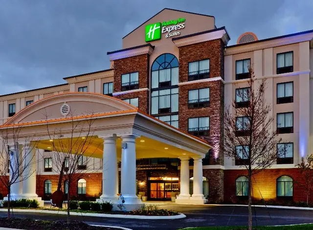 Holiday Inn Express & Suites Nashville-Opryland