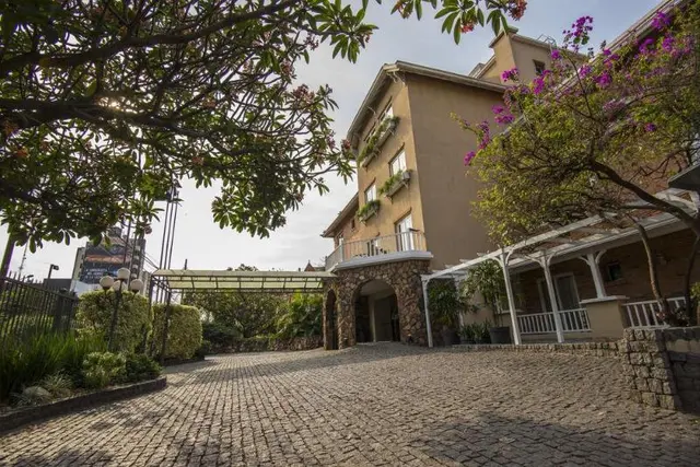 Villa Morra Suites