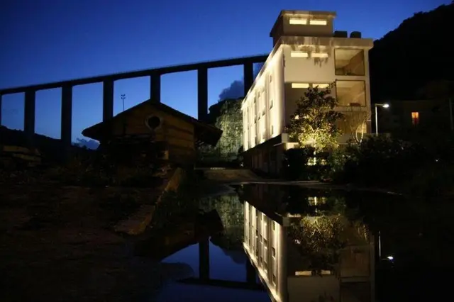 Ferro Hotel