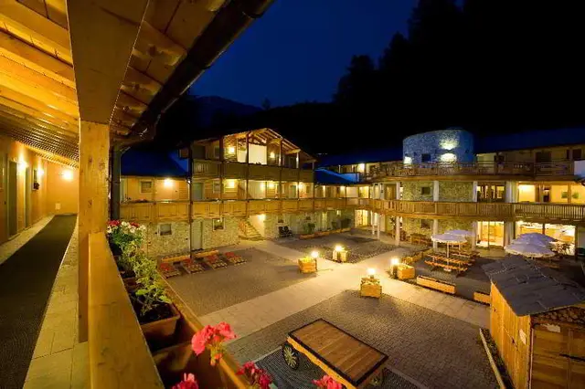 Boscone Suite Hotel