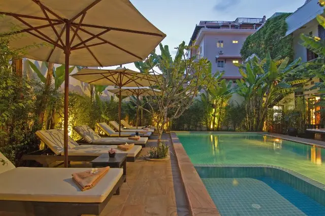 Apsara Centrepole