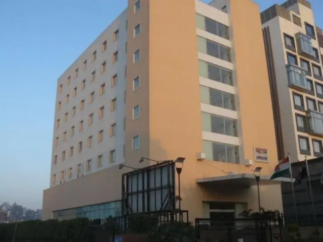 Golden Tulip Essential