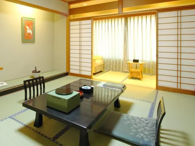 Kazokutosugosu Shirahamanoyado Yanagiya