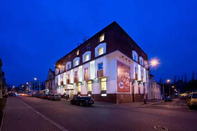 Henrietta Hotel