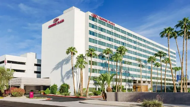 Crowne Plaza Phoenix Airport