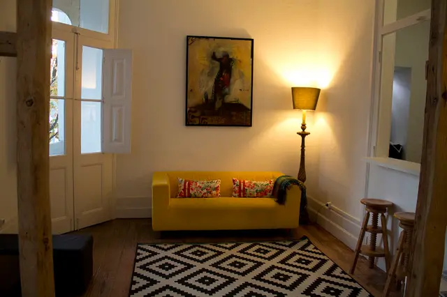 WW Hostel & Suites