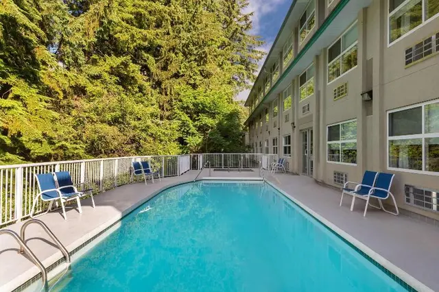 Four Points By Sheraton Surrey