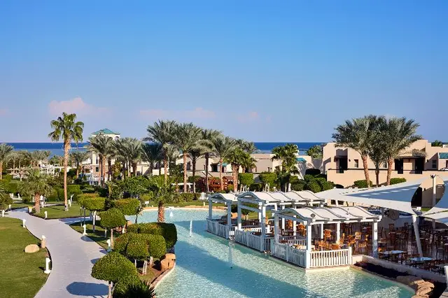 Coral Sea Holiday Resort & Aqua Park