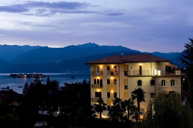 Flora Hotel