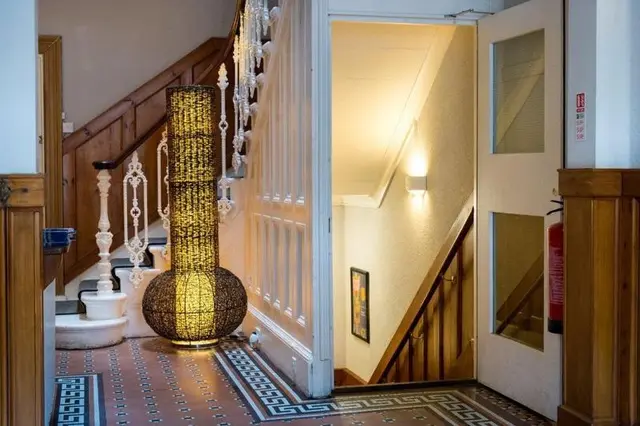 No 32 Hotel