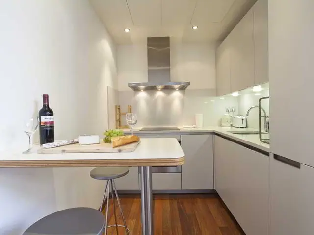 Inside Barcelona Apartments Mercat