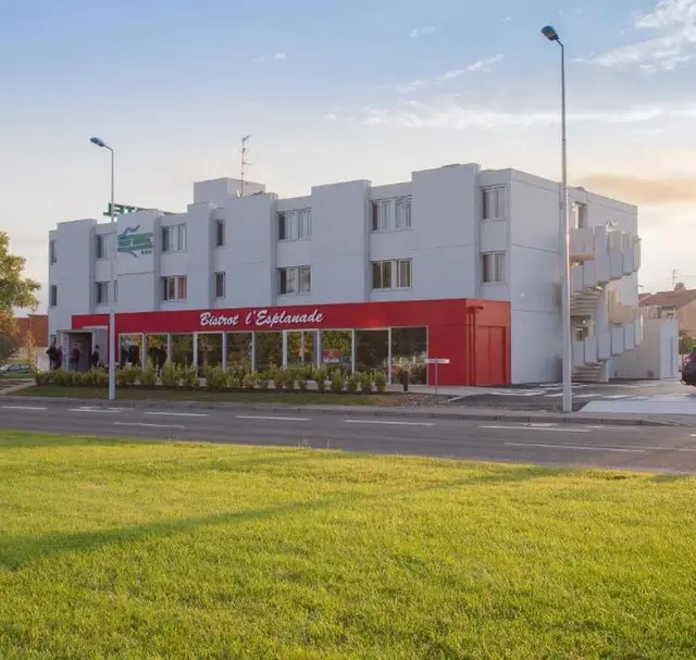Brit Hotel Toulouse Colomiers - L'Esplanade
