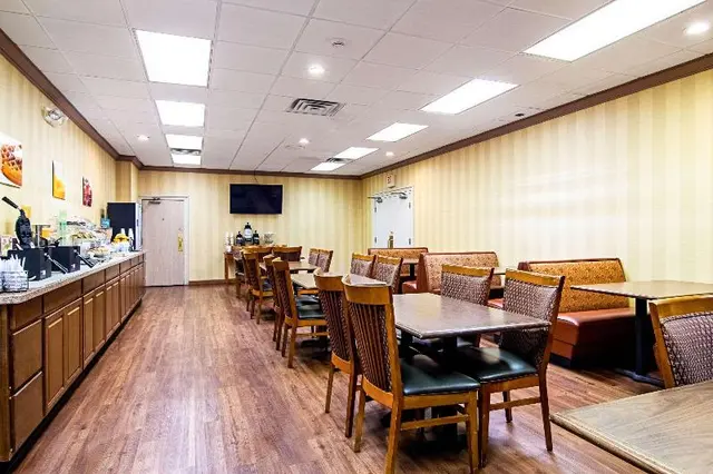 Quality Inn And Conference Center Fremont