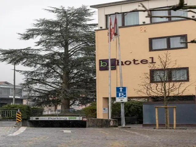 b_smart hotel Schoenenwerd