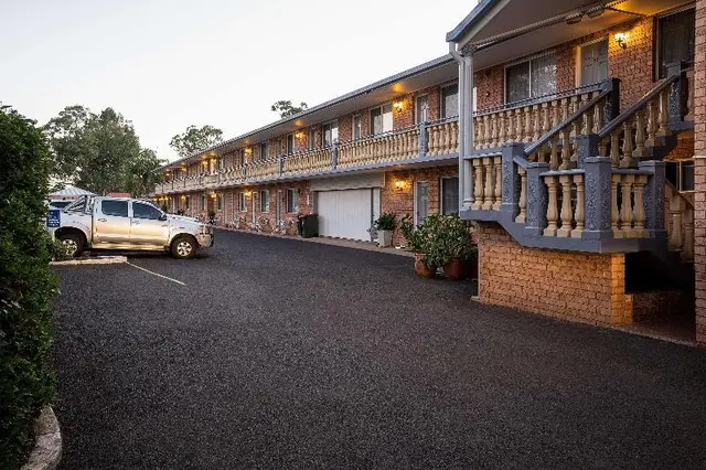SureStay Hotel by Best W. Blue Diamond Motor Inn