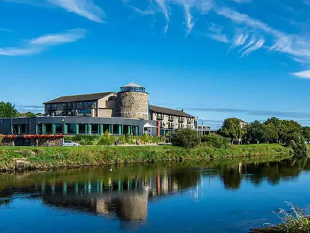 The Riverside Park Hotel