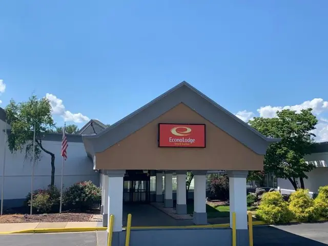 Econo Lodge Inn & Suites Chambersburg Central
