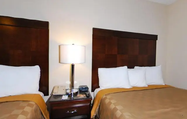 Rodeway Inn & Suites Bakersfield