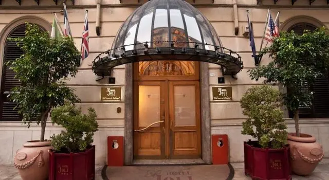 Hotel Joli