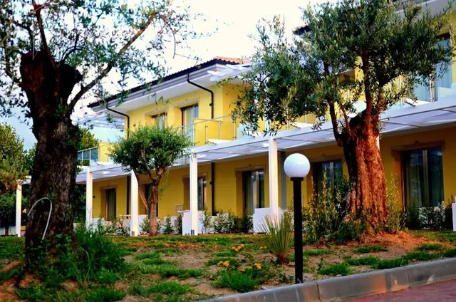 Hotel Baia Di Trainiti