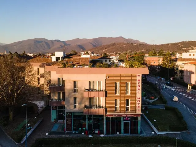 Regal Hotel & Apartments
