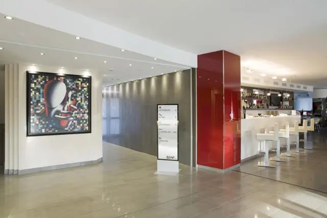 Base Hotel To Stay