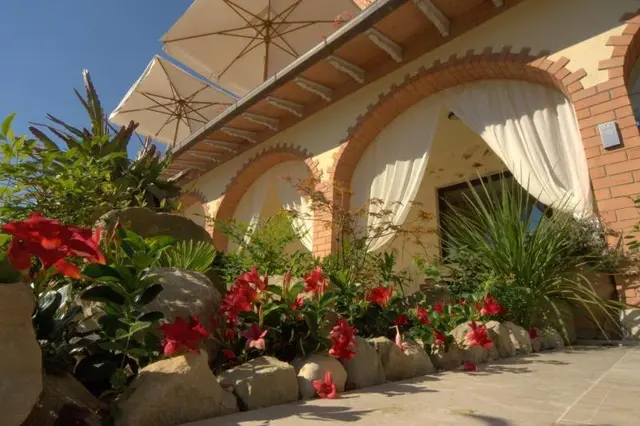 El Patio Hotel