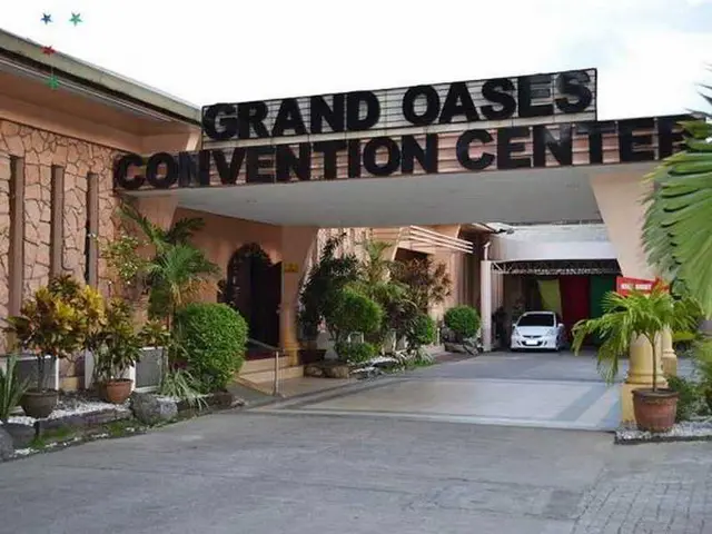 The Ritz Hotel at Garden Oases