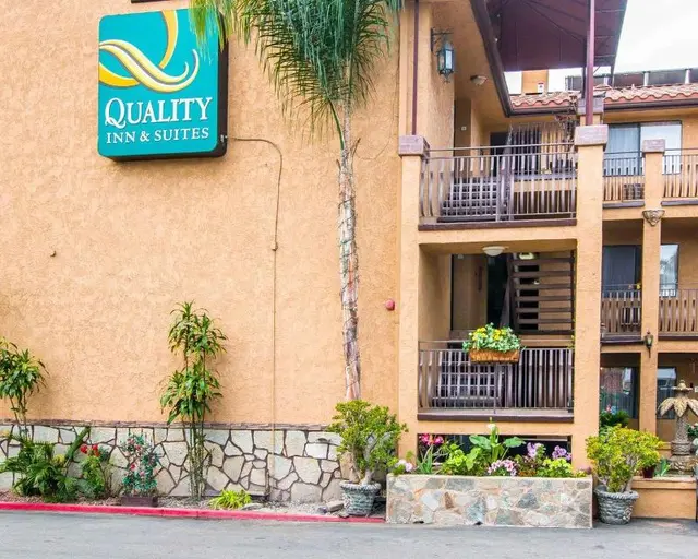 Quality Inn & Suites Near The Border