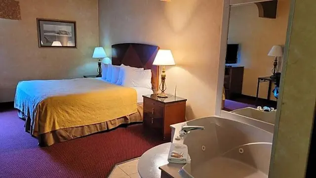 Comfort Suites