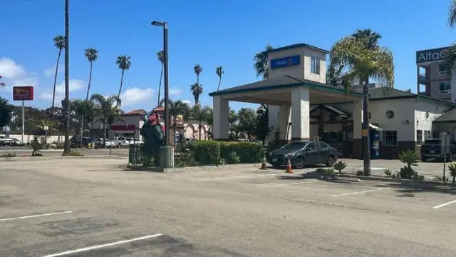 Motel 6 Oceanside, CA – Marina / Camp Pendleton