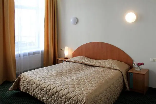 Metropolis Hotel
