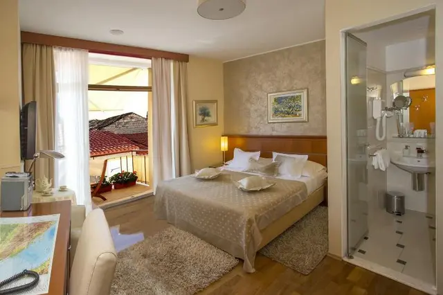Hotel Royal Suites