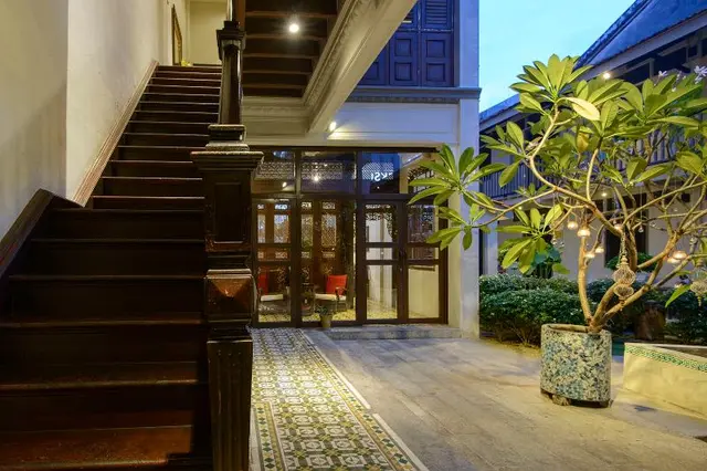 Noordin Mews Hotel