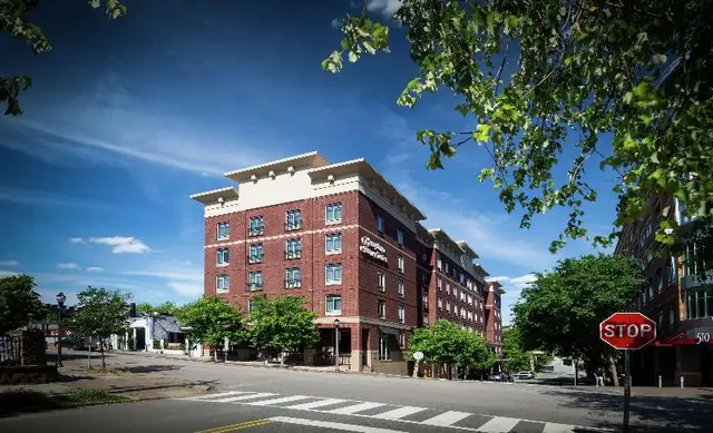 Hampton Inn & Suites Raleigh Downtown