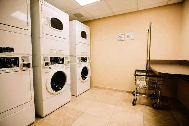Hampton Inn & Suites Minot Airport