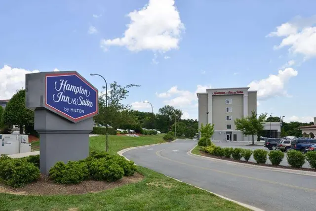 Hampton Inn & Suites Greensboro/Coliseum Area