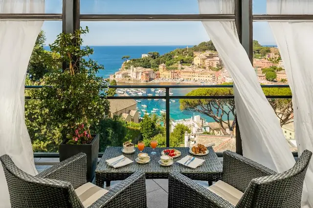 Vis à Vis