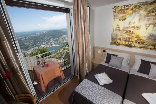 Hotel Vista Lago