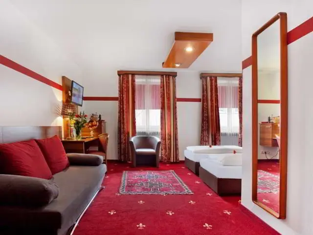 Hotel Burgschmiet Gmbh
