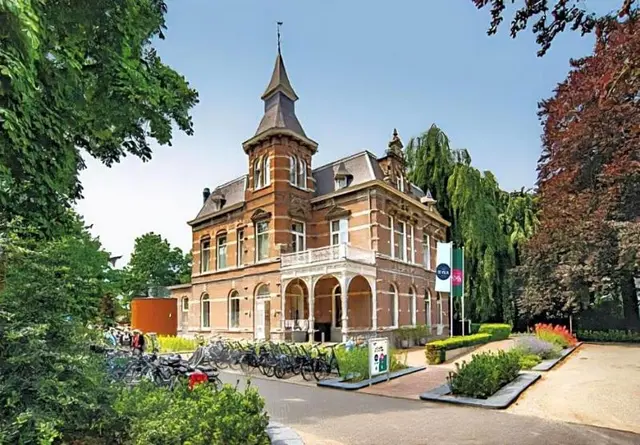 Hotel De Villa