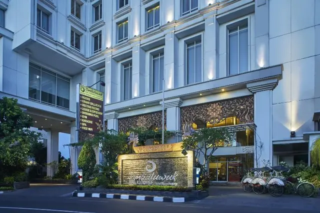 Jambuluwuk Malioboro Hotel Yogyakarta