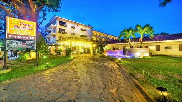 Court Meridian Hotel And Suites