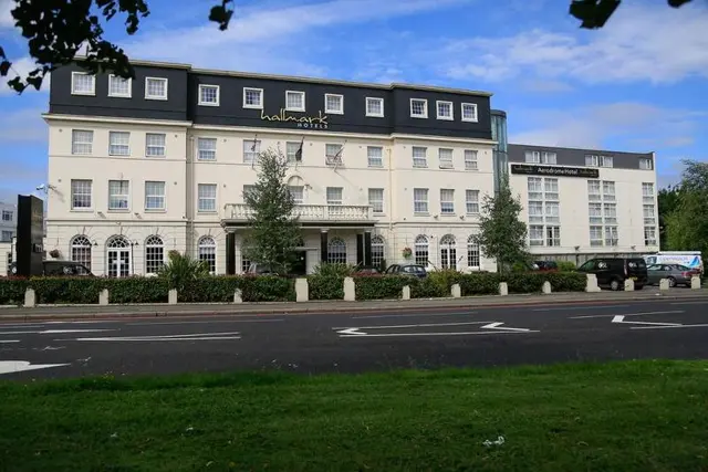London Croydon Aerodrome Hotel by Sunday