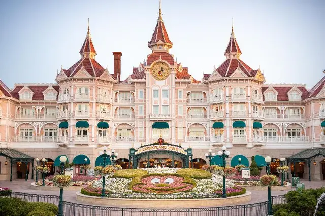 Disneyland Hotel + Entradas