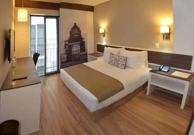 Hotel Plaza Revolución
